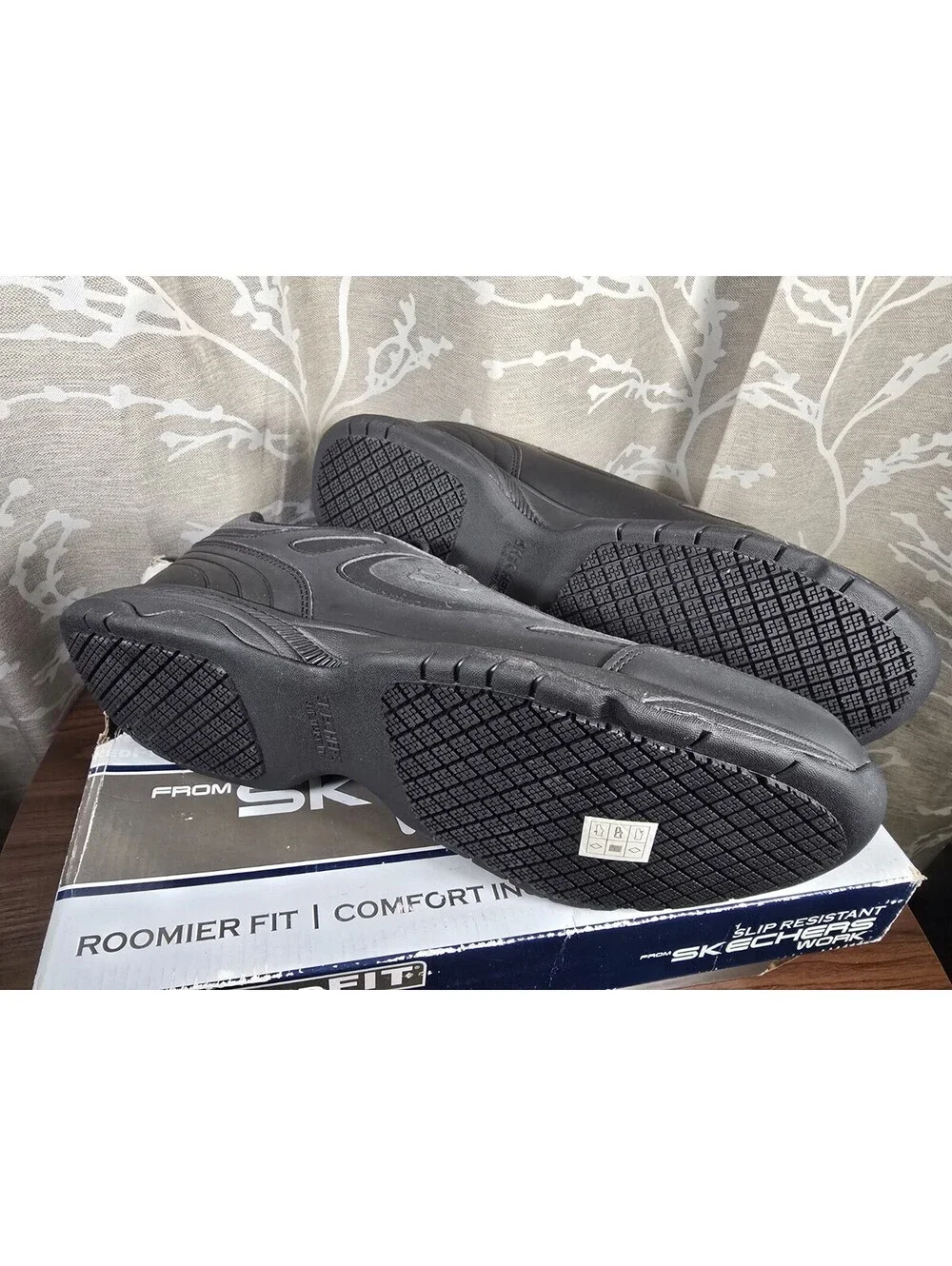 Skechers size 15
